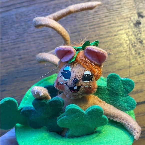 St Patrick’s Annalee mouse - Picture 5 of 5